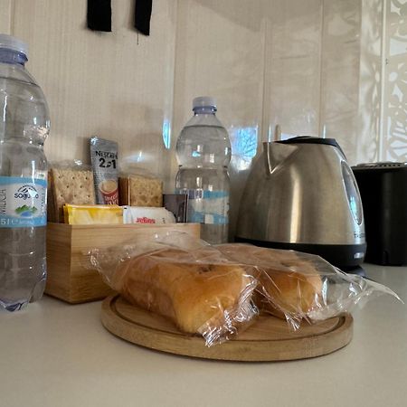 Private One Bedroom Apartment Close To Airport In Luqa Exterior photo