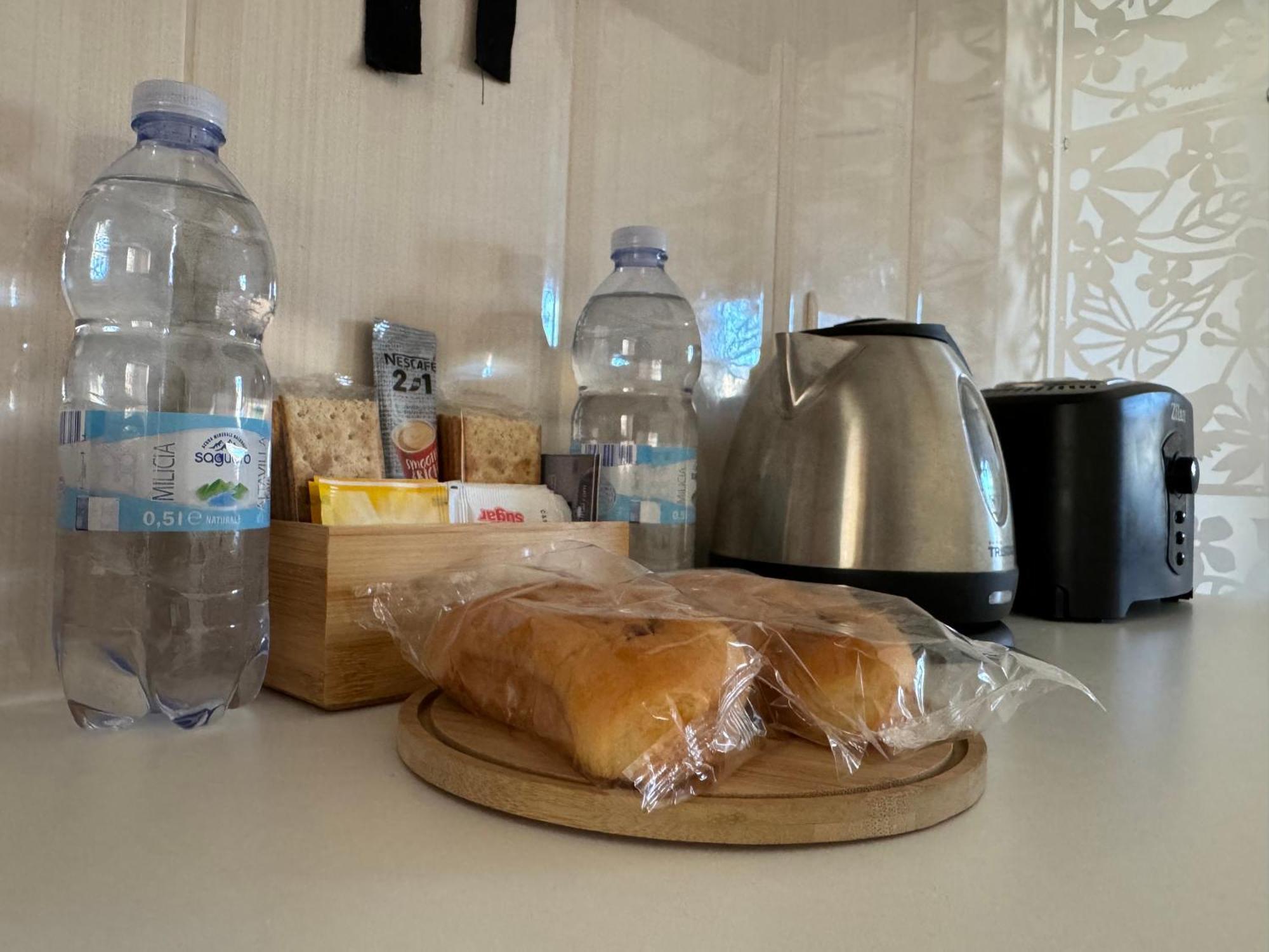 Private One Bedroom Apartment Close To Airport In Luqa Exterior photo